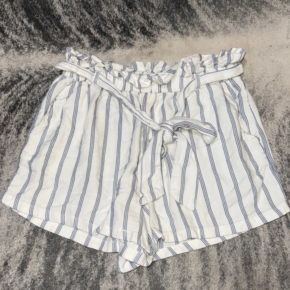 Hollister High Waist Striped Shorts - White and Blue